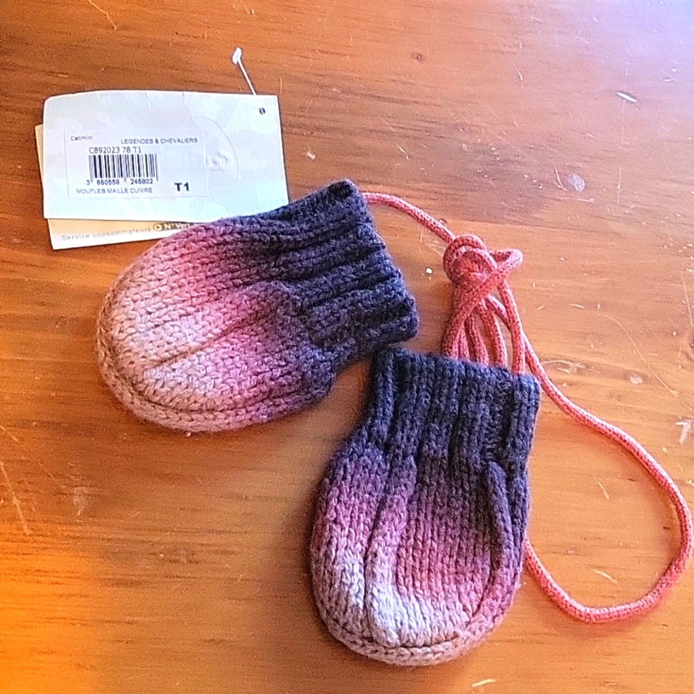 Infant gloves, NWT